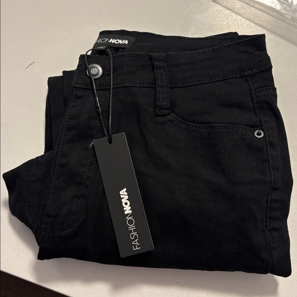 NWT FASHION NOVA Emily Capri Pant in Black - Picture 4 of 6